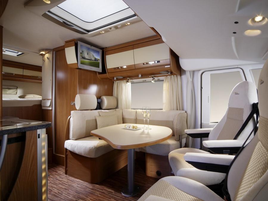 Интерьер Hymer B 514 SL Gold Edition 2007 года  (фото 2 из 3)